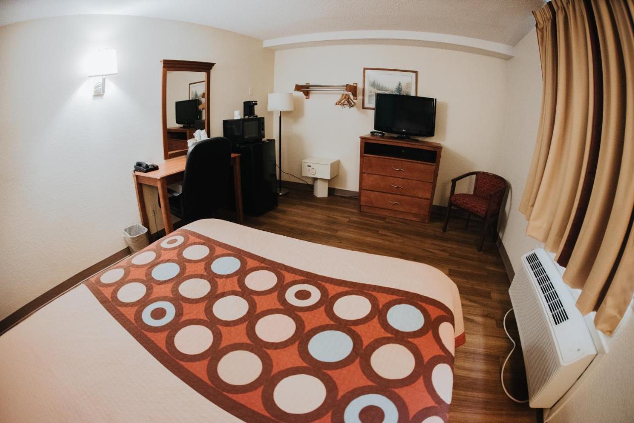 Super 8 By Wyndham Danbury Motel Kültér fotó