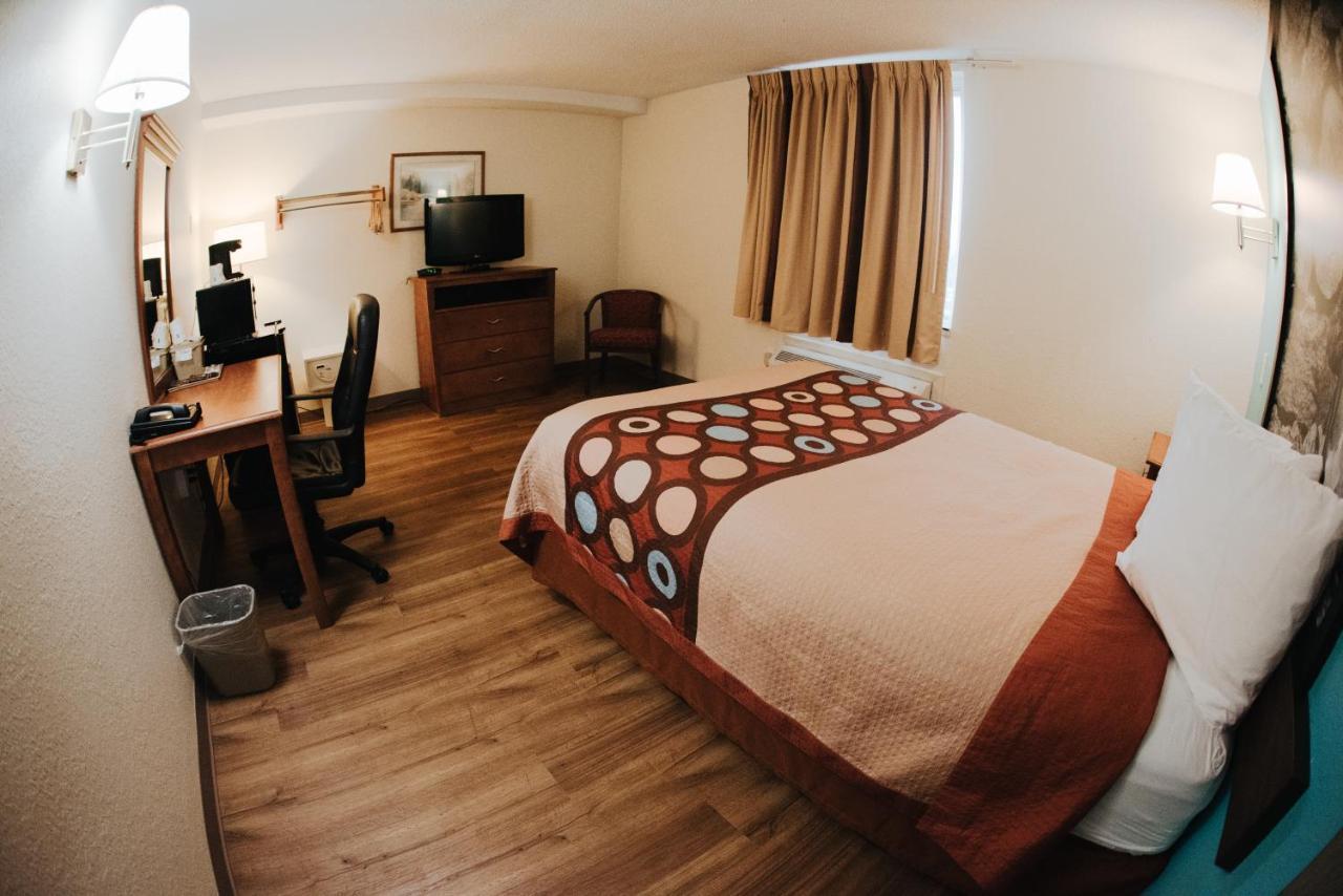 Super 8 By Wyndham Danbury Motel Kültér fotó